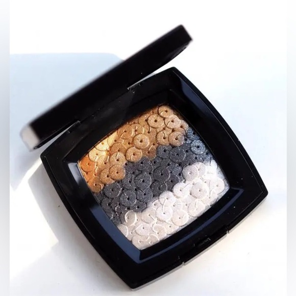 Limited Edition Chanel Lumiere D’artifices iridescent powder eyes cheeks Sequin - Picture 1 of 7